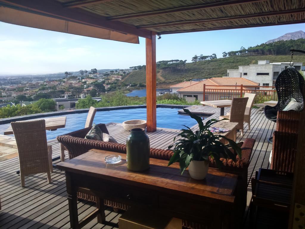 43 On Sandstone Somerset West Exterior photo