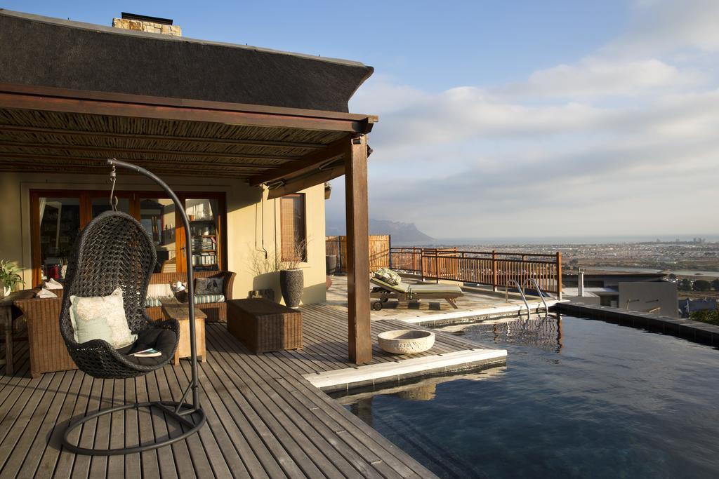 43 On Sandstone Somerset West Exterior photo
